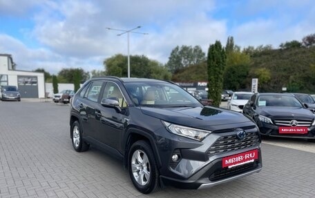 Toyota RAV4, 2021 год, 4 560 000 рублей, 2 фотография