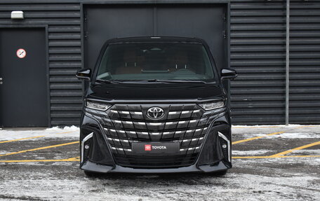 Toyota Alphard, 2024 год, 16 290 000 рублей, 2 фотография