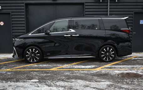 Toyota Alphard, 2024 год, 16 290 000 рублей, 5 фотография