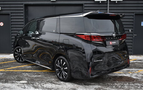 Toyota Alphard, 2024 год, 16 290 000 рублей, 6 фотография