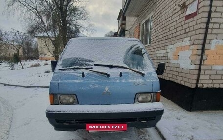 Mitsubishi Delica III, 1989 год, 160 000 рублей, 2 фотография