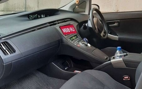 Toyota Prius, 2012 год, 1 200 000 рублей, 2 фотография