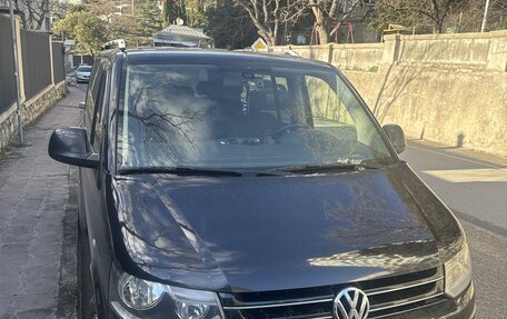 Volkswagen Caravelle T5, 2013 год, 2 500 000 рублей, 1 фотография