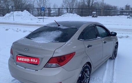 Hyundai Solaris II рестайлинг, 2011 год, 830 000 рублей, 2 фотография