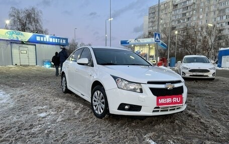 Chevrolet Cruze II, 2011 год, 750 000 рублей, 3 фотография