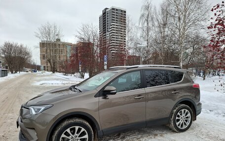 Toyota RAV4, 2016 год, 2 780 000 рублей, 2 фотография