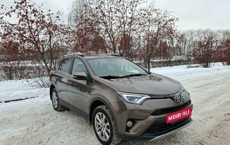 Toyota RAV4, 2016 год, 2 780 000 рублей, 6 фотография