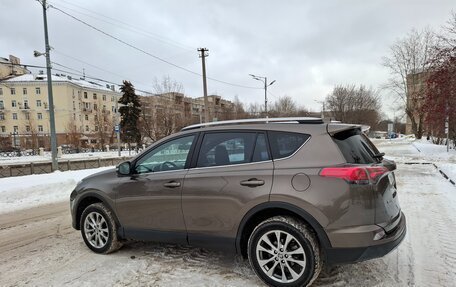 Toyota RAV4, 2016 год, 2 780 000 рублей, 14 фотография