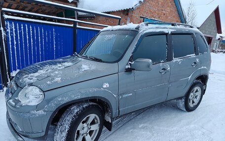 Chevrolet Niva I рестайлинг, 2011 год, 620 000 рублей, 3 фотография