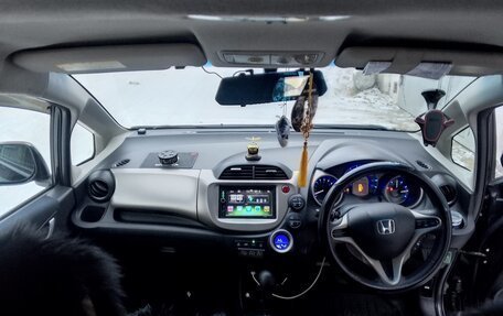 Honda Fit III, 2010 год, 900 000 рублей, 6 фотография