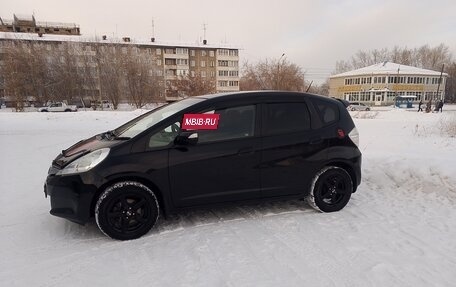 Honda Fit III, 2010 год, 900 000 рублей, 3 фотография