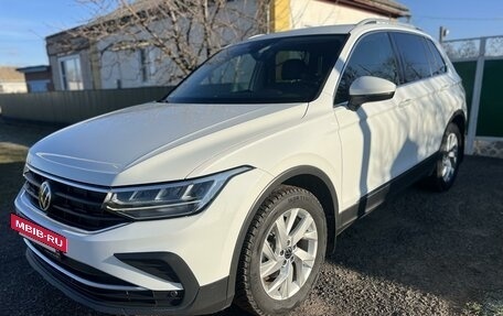 Volkswagen Tiguan II, 2021 год, 3 200 000 рублей, 2 фотография