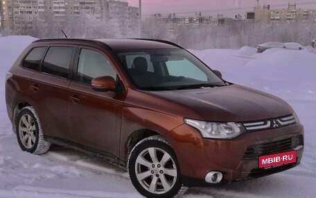 Mitsubishi Outlander III рестайлинг 3, 2012 год, 1 120 000 рублей, 2 фотография