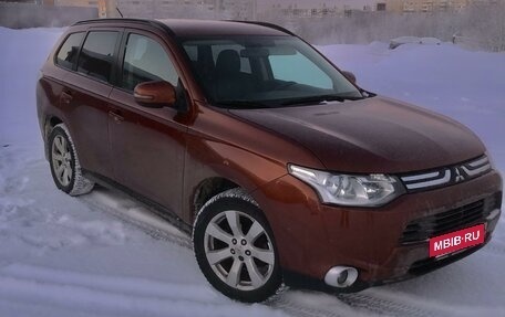 Mitsubishi Outlander III рестайлинг 3, 2012 год, 1 120 000 рублей, 4 фотография