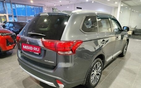 Mitsubishi Outlander III рестайлинг 3, 2018 год, 1 729 000 рублей, 5 фотография