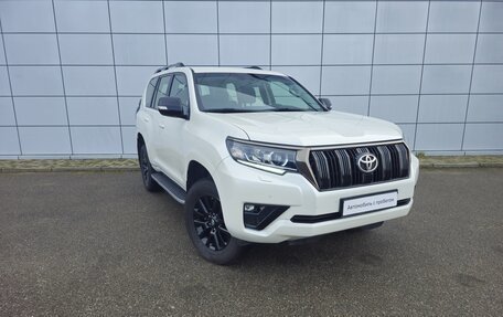 Toyota Land Cruiser Prado 150 рестайлинг 2, 2021 год, 7 850 000 рублей, 3 фотография