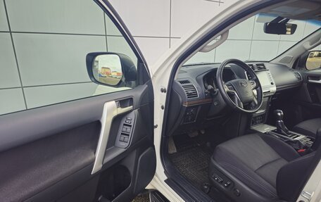 Toyota Land Cruiser Prado 150 рестайлинг 2, 2021 год, 7 850 000 рублей, 10 фотография