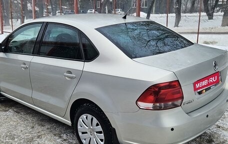 Volkswagen Polo VI (EU Market), 2011 год, 820 000 рублей, 2 фотография