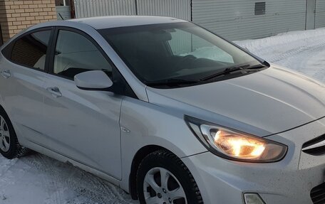 Hyundai Solaris II рестайлинг, 2011 год, 790 000 рублей, 3 фотография