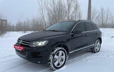 Volkswagen Touareg III, 2011 год, 2 200 000 рублей, 2 фотография