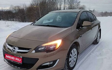 Opel Astra J, 2012 год, 900 000 рублей, 1 фотография