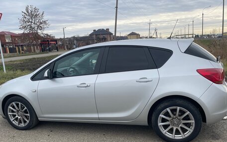 Opel Astra J, 2010 год, 750 000 рублей, 6 фотография