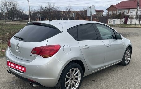 Opel Astra J, 2010 год, 750 000 рублей, 3 фотография