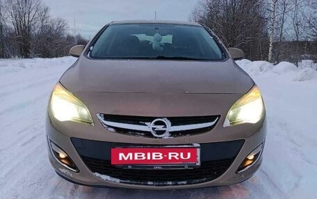 Opel Astra J, 2012 год, 900 000 рублей, 3 фотография