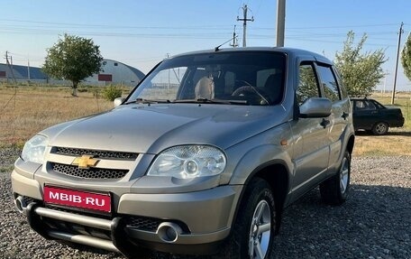 Chevrolet Niva I рестайлинг, 2010 год, 800 000 рублей, 1 фотография