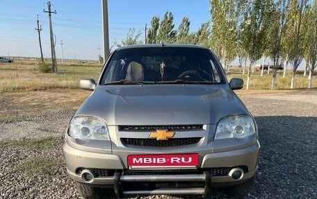 Chevrolet Niva I рестайлинг, 2010 год, 800 000 рублей, 3 фотография