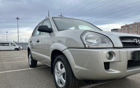 Hyundai Tucson III, 2008 год, 845 000 рублей, 2 фотография