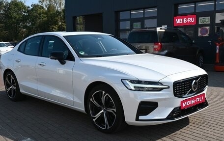 Volvo S60 III, 2022 год, 5 620 000 рублей, 3 фотография