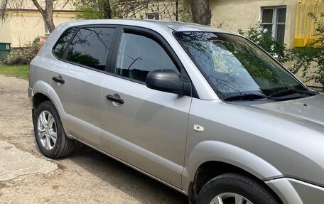 Hyundai Tucson III, 2008 год, 1 000 000 рублей, 4 фотография