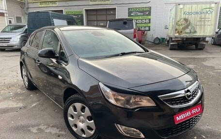 Opel Astra J, 2012 год, 910 000 рублей, 1 фотография