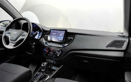 Hyundai Solaris II рестайлинг, 2021 год, 1 699 000 рублей, 7 фотография