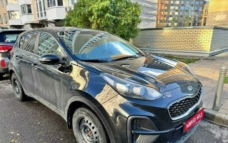 KIA Sportage IV рестайлинг, 2020 год, 2 400 000 рублей, 1 фотография