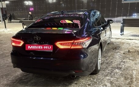 Toyota Camry, 2018 год, 2 650 000 рублей, 17 фотография