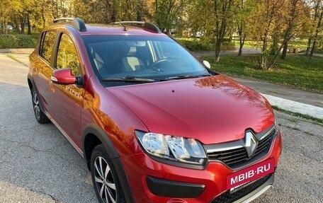 Renault Sandero II рестайлинг, 2017 год, 1 375 000 рублей, 2 фотография