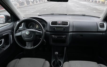 Skoda Fabia II, 2010 год, 450 000 рублей, 13 фотография