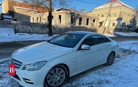 Mercedes-Benz E-Класс, 2012 год, 1 750 000 рублей, 4 фотография