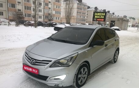 Hyundai Solaris II рестайлинг, 2015 год, 1 000 000 рублей, 1 фотография