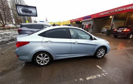 Hyundai Solaris II рестайлинг, 2011 год, 650 000 рублей, 3 фотография