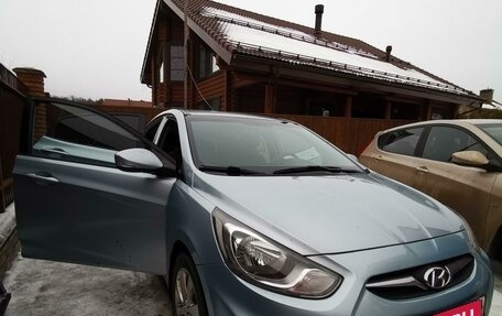 Hyundai Solaris II рестайлинг, 2011 год, 650 000 рублей, 2 фотография