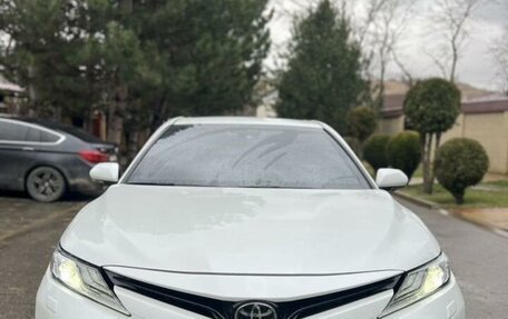 Toyota Camry, 2018 год, 3 170 000 рублей, 3 фотография