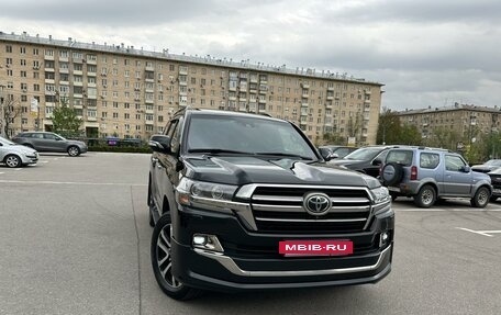 Toyota Land Cruiser 200, 2019 год, 9 650 000 рублей, 3 фотография