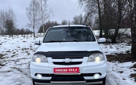 Chevrolet Niva I рестайлинг, 2012 год, 700 000 рублей, 3 фотография