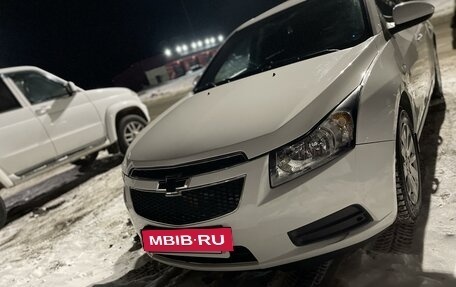 Chevrolet Cruze II, 2010 год, 770 000 рублей, 2 фотография