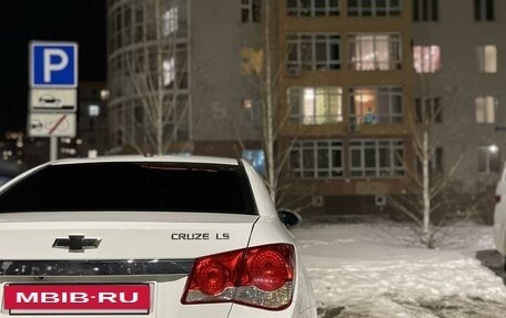 Chevrolet Cruze II, 2010 год, 770 000 рублей, 5 фотография