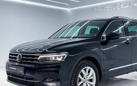 Volkswagen Tiguan II, 2017 год, 2 800 000 рублей, 2 фотография