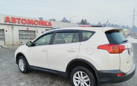 Toyota RAV4, 2014 год, 2 400 000 рублей, 4 фотография